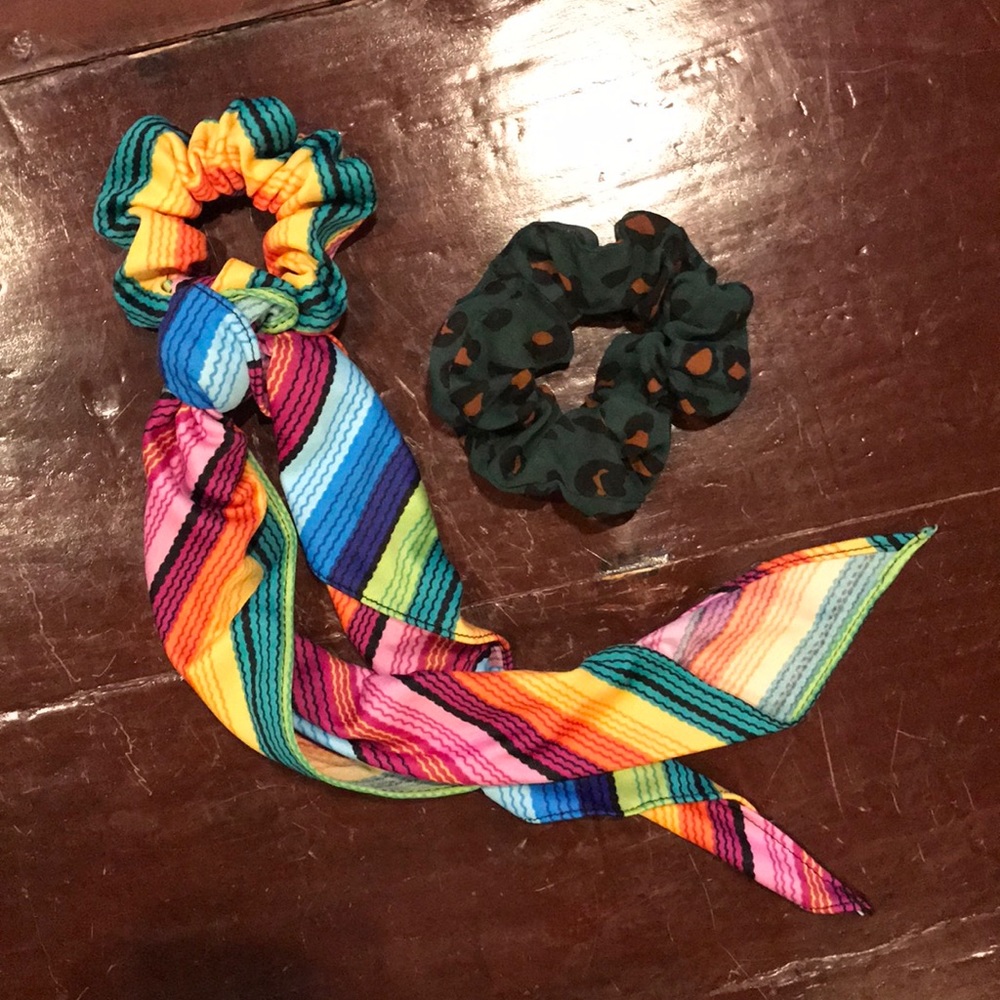 $4 with purchase - Two Hair Scrunchies